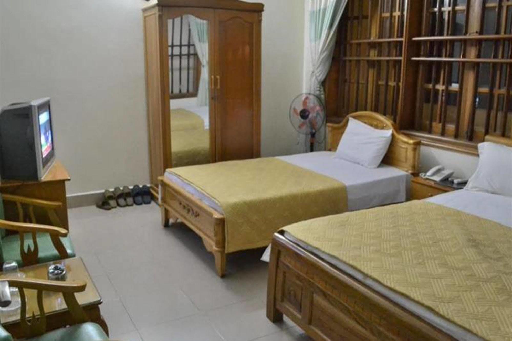 Hoang Ngoc Hotel Dong Khe Sau Eksteriør billede