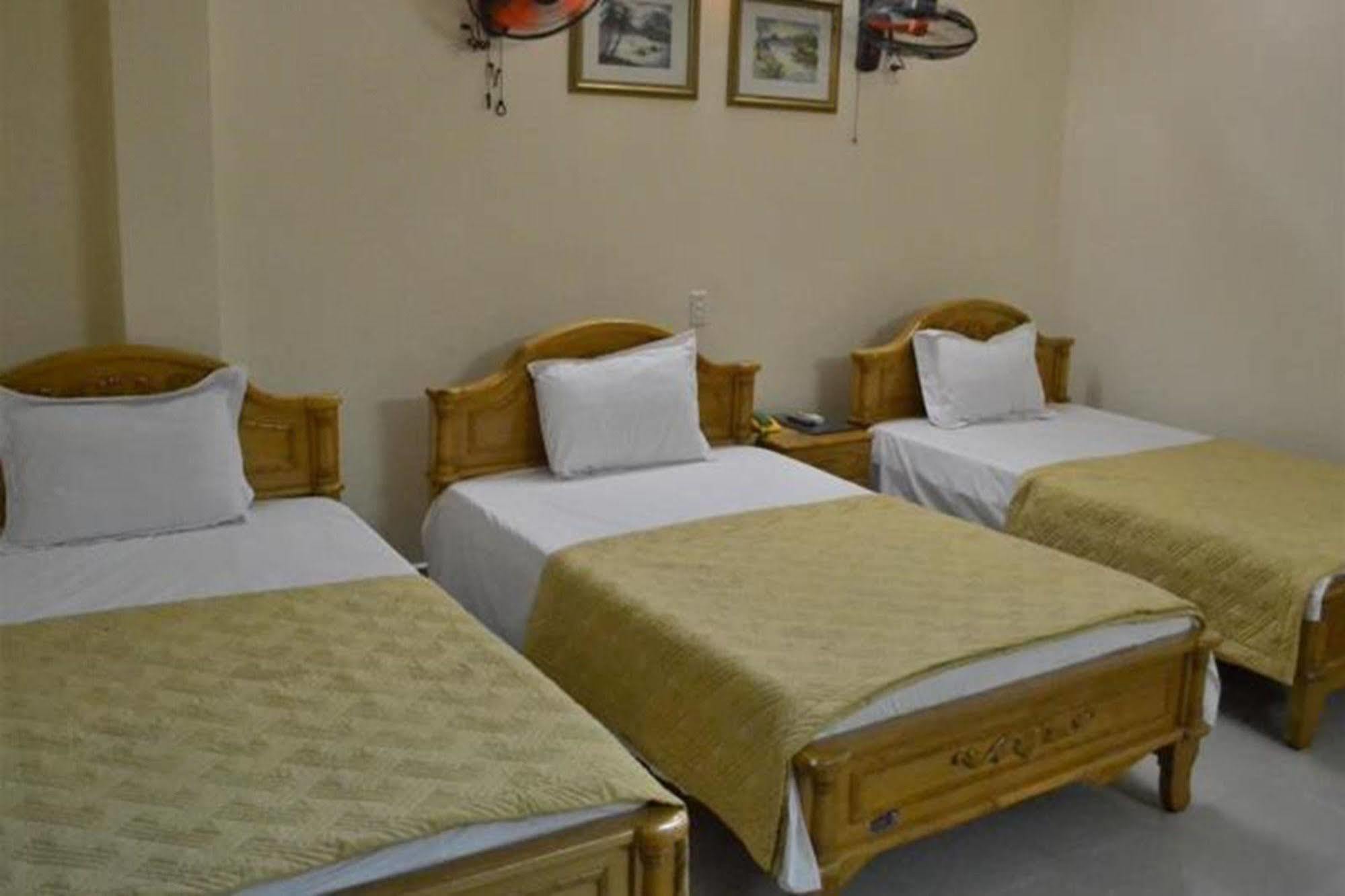 Hoang Ngoc Hotel Dong Khe Sau Eksteriør billede