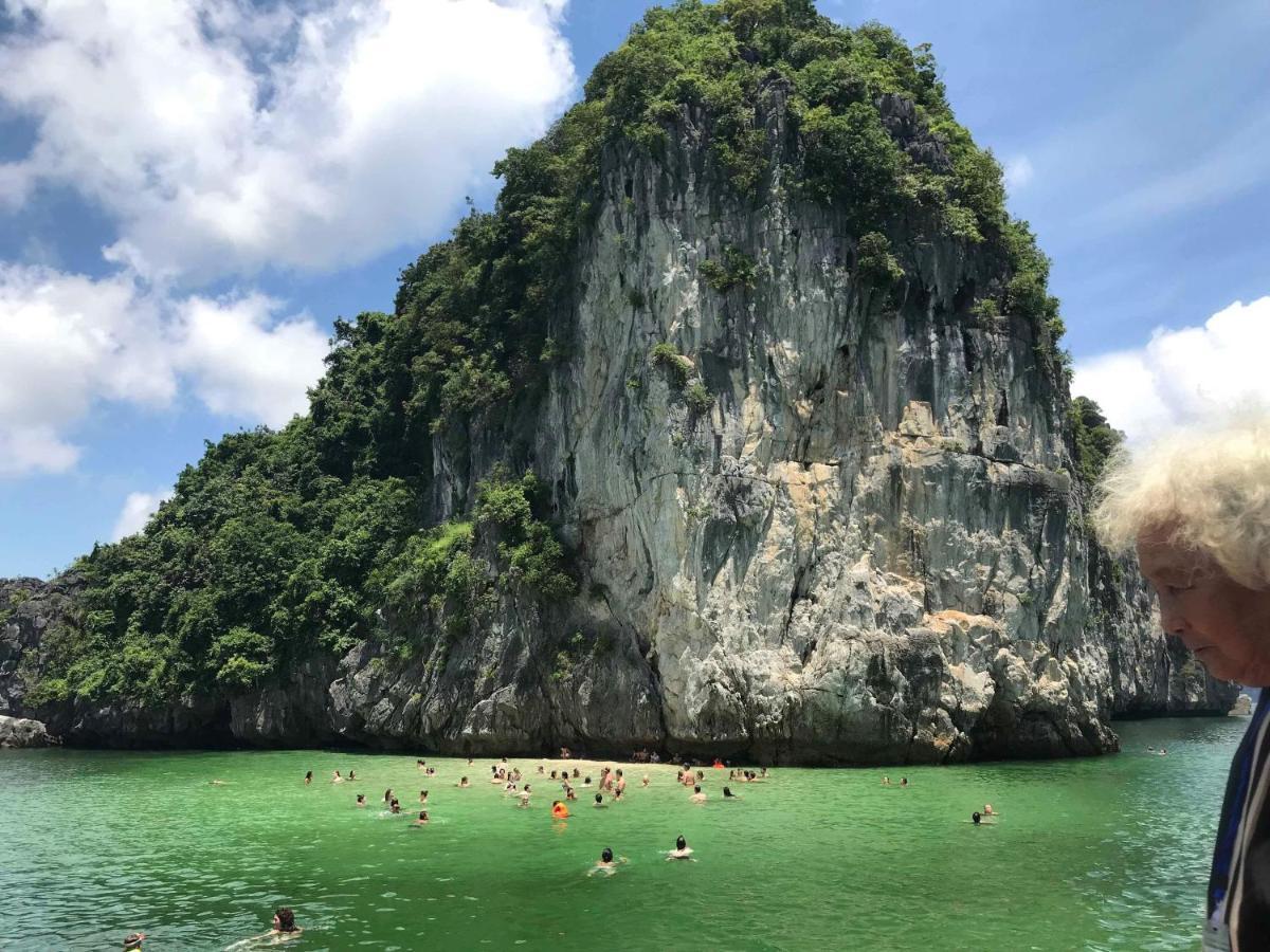 Hoang Ngoc Hotel Dong Khe Sau Eksteriør billede